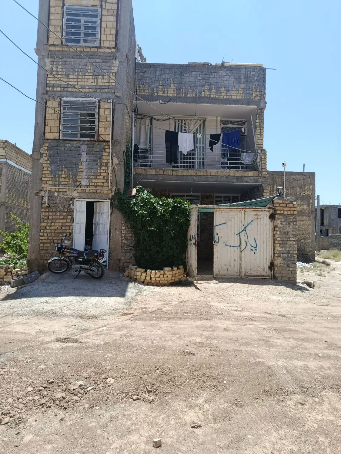 خانه دوطبقه 120متری حیاط دار ماه فیروزان