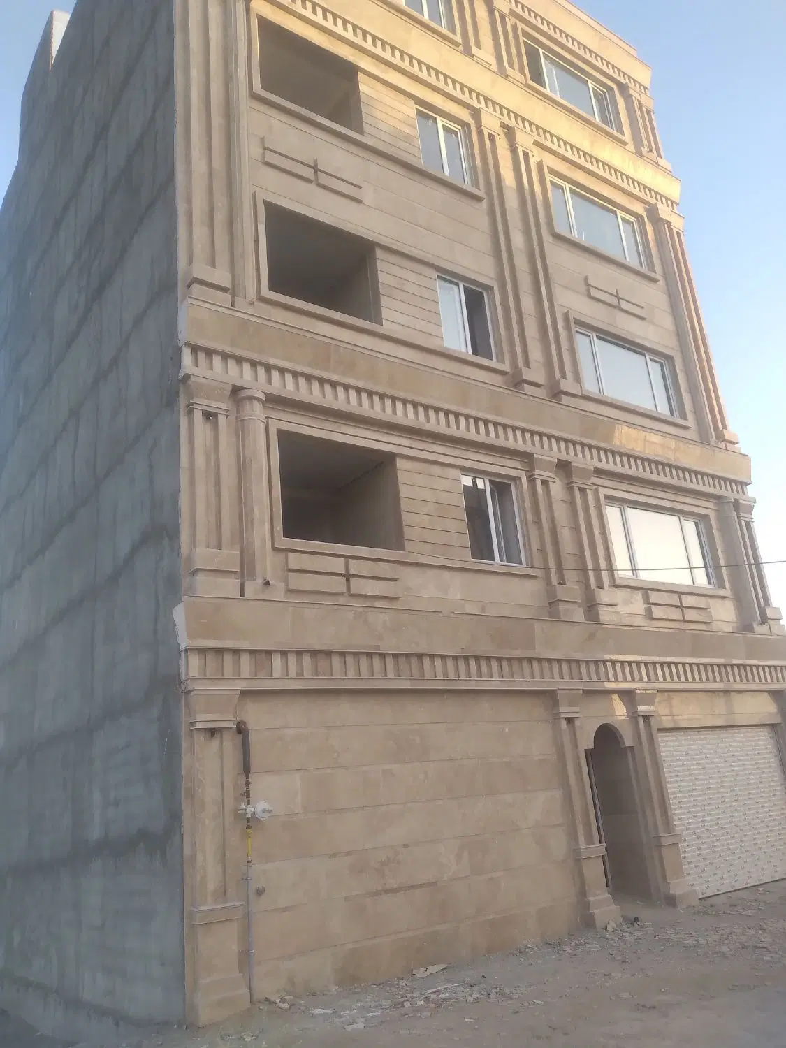 فروش واحد ۱۰۰ متری آماده در گلدشت