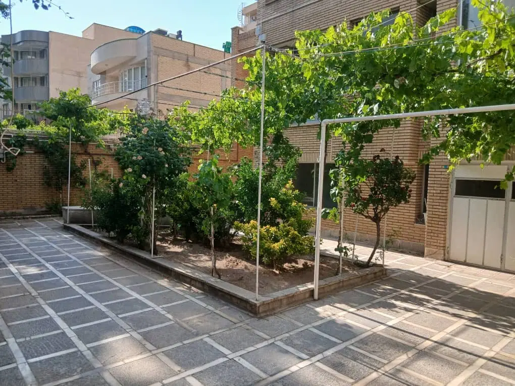 ملک دو نبش کلنگی ویلایی سعدی جنوبی