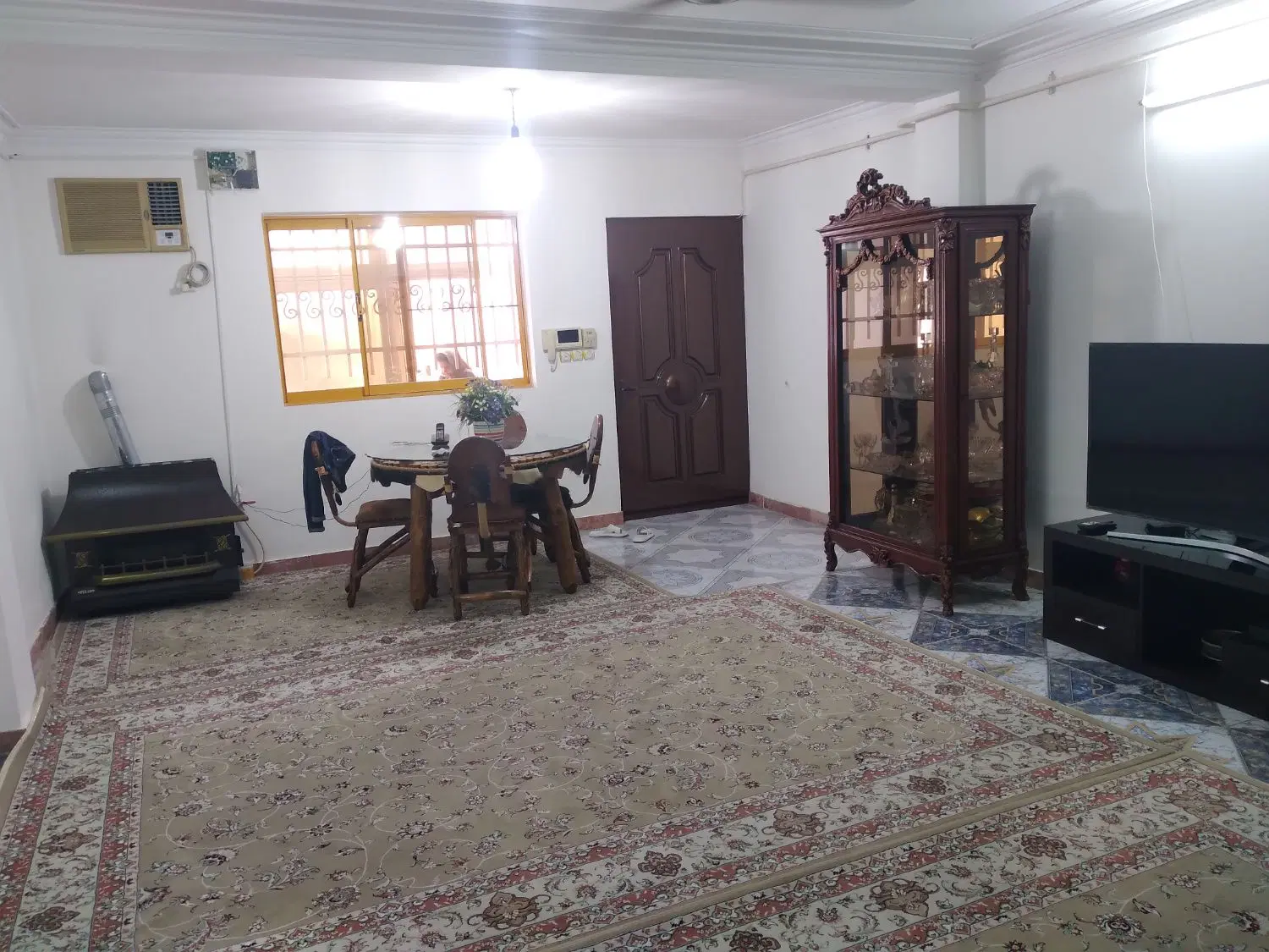 منزل دو واحدی طبقه همکف دربستی خیابان ابن سینا
