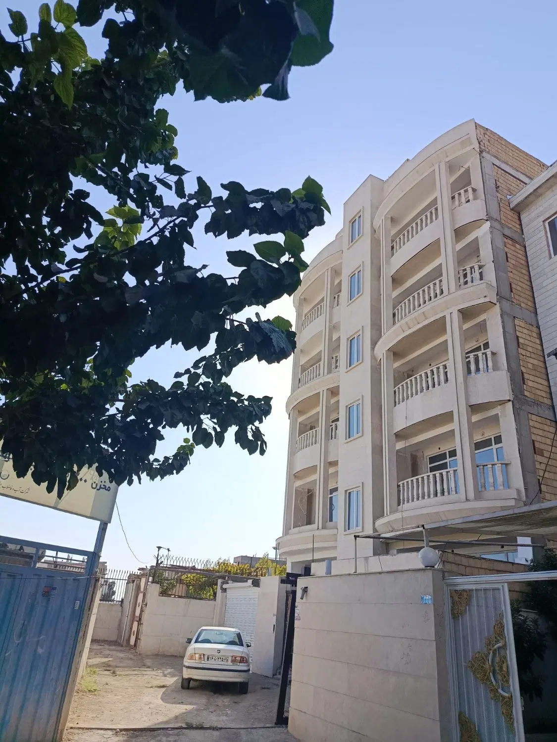 یکشنبفروش آپارتمان ۹۰متری در بهرام آباد