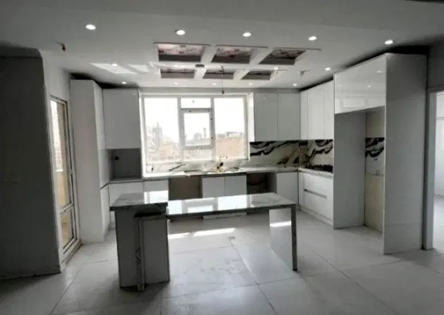۱۱۴ متر_ دو خواب_ پارکینگ_لوکیشن عالی.