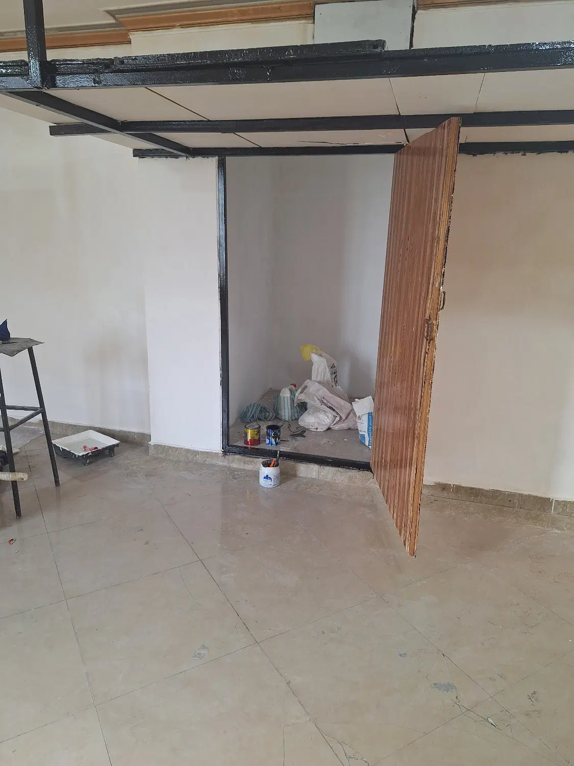 آپارتمان ۶۰ متری.  اجاره.  جهت انبار