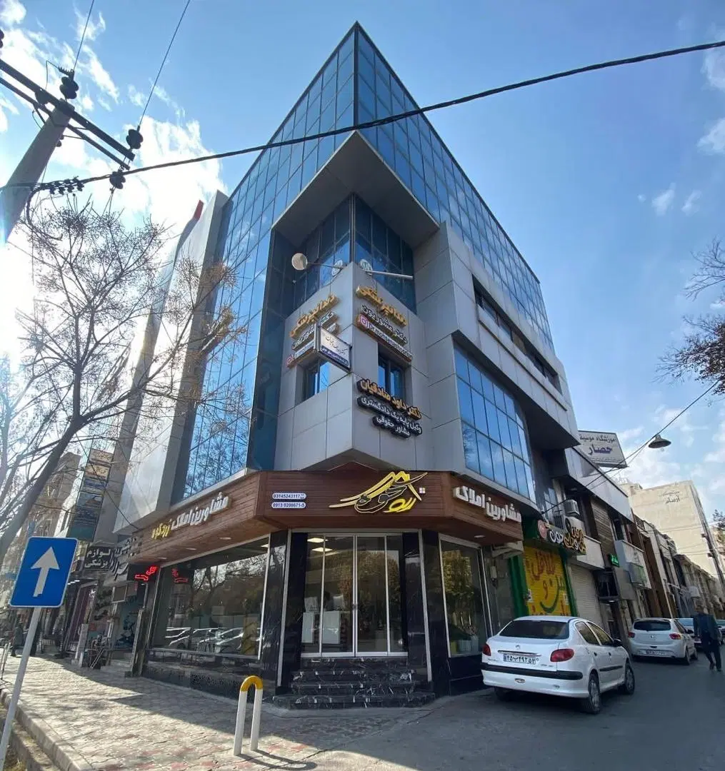 همکف ۱۰۰ متری فردوسی دو خواب