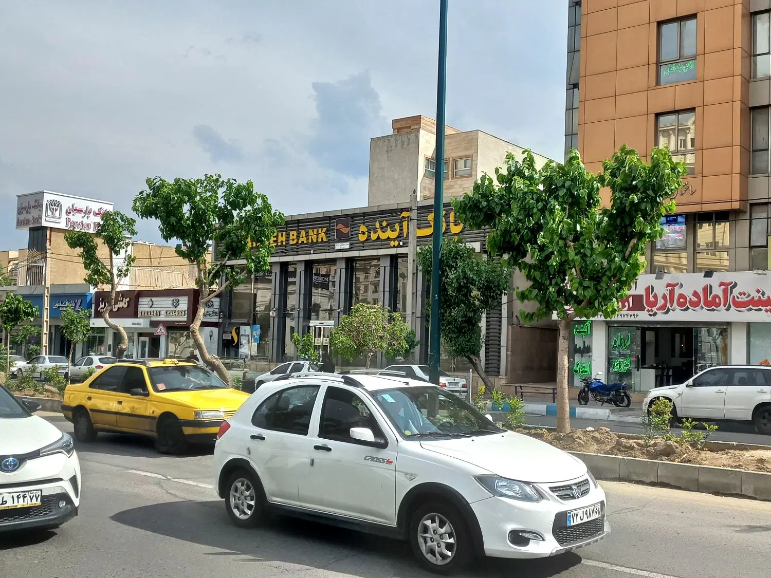 ۸۰ متر بر اصلی کاشانی همکف تابلو خور