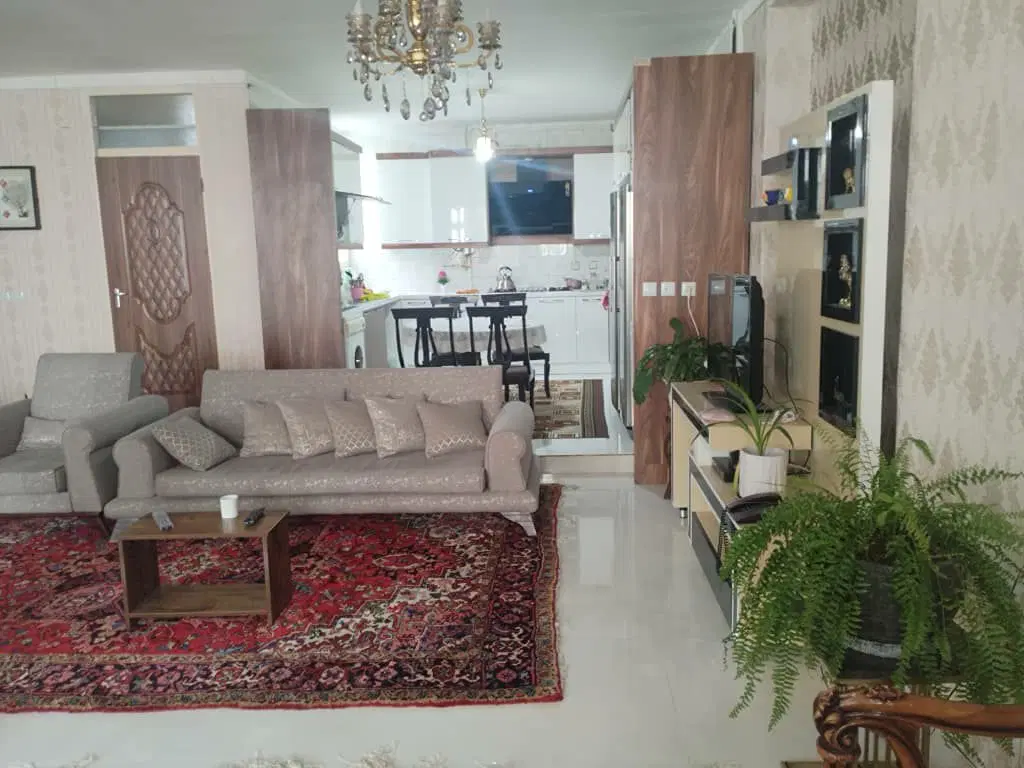 حیاط سه طبقه کوی نیکوکاری