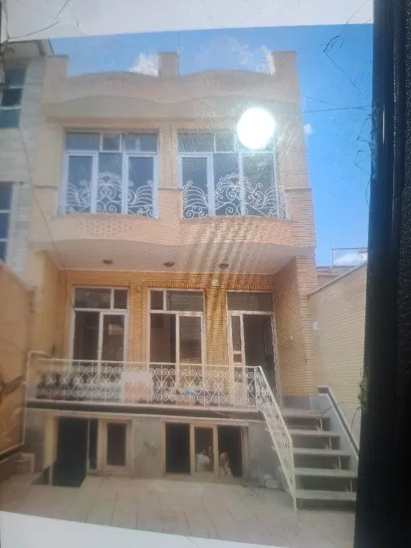 حیاط تمام رهن