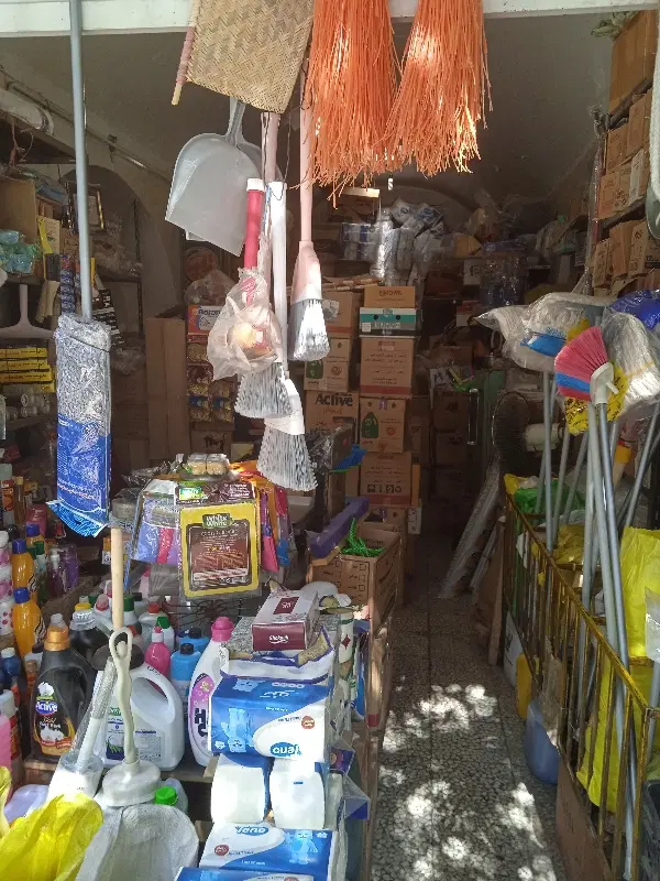 مغازه در انبار نفت