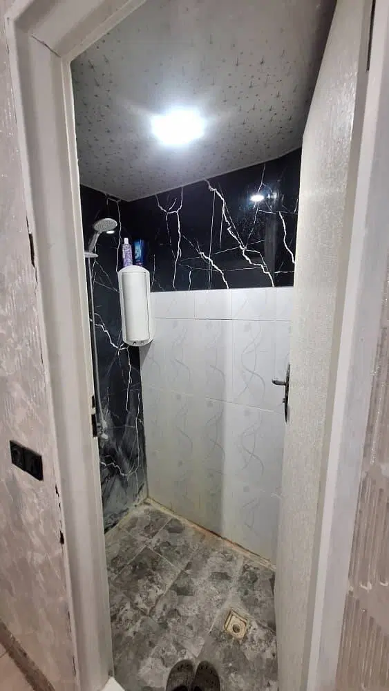 60 متری روبروی درب مترو