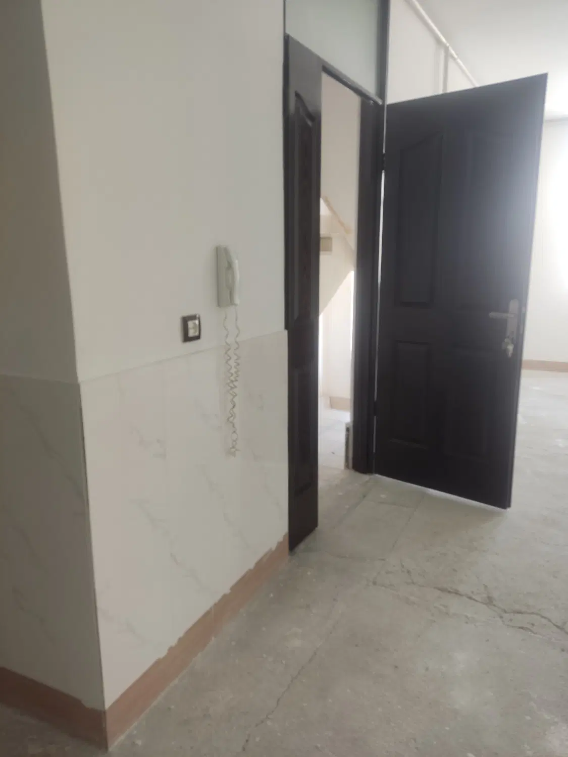 خانه دو طبقه در منطقه کوهستانی قیمت مناسب