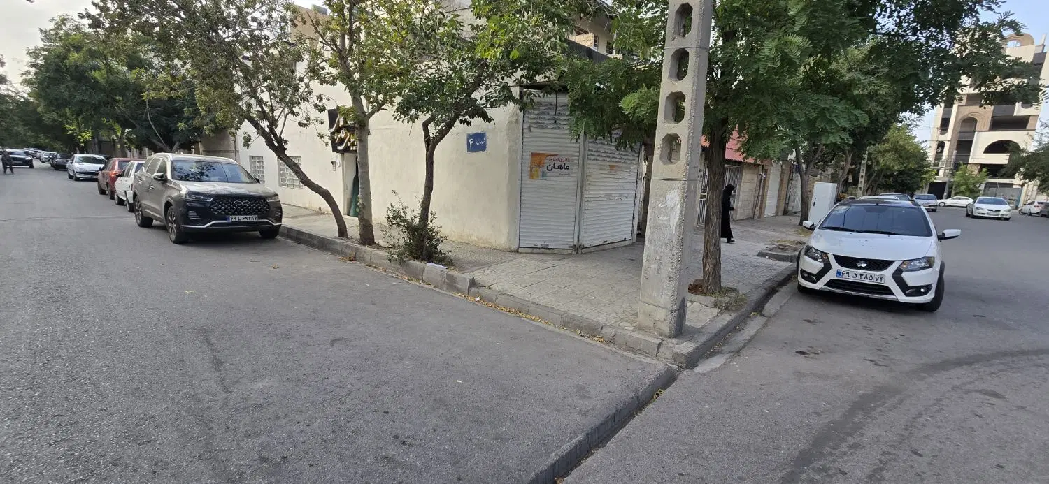 117 متر کلنگی سر دونبش خیابان ۲۰ متری