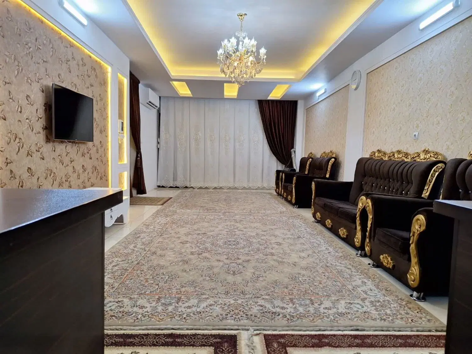 ۱۲۰متری  شیک غرق نور
