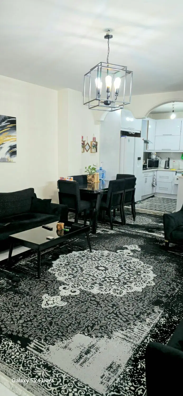 ۴۸متر_یک خواب _ چهارباغ غربی