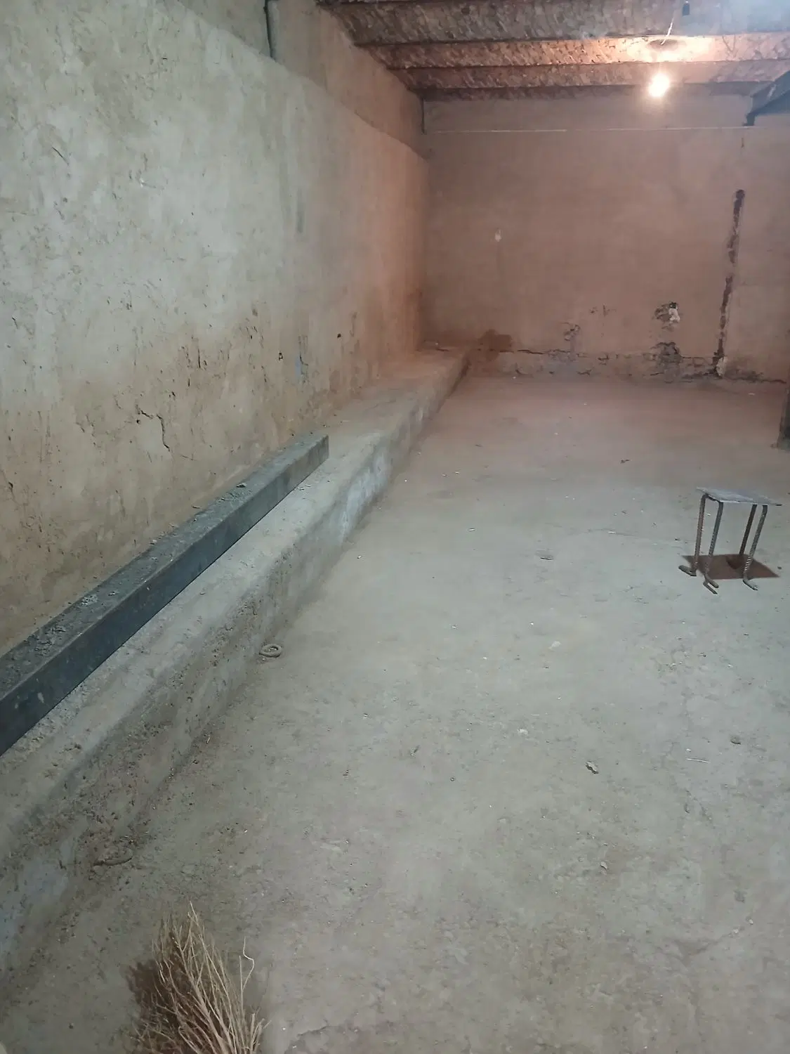 انبار  ۱۰۰ متری