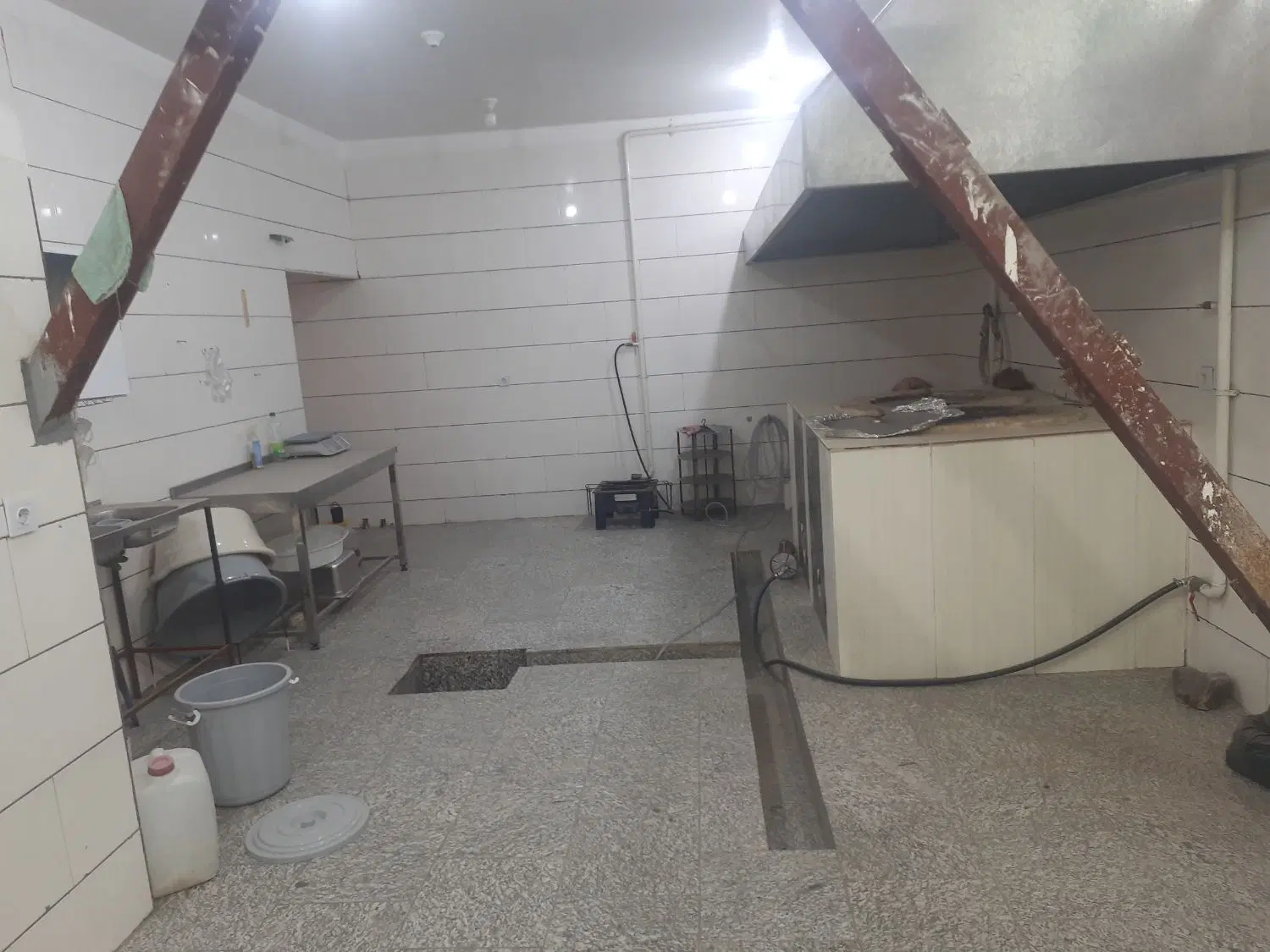 مغازه با زیرزمین مناسب غذای آماده