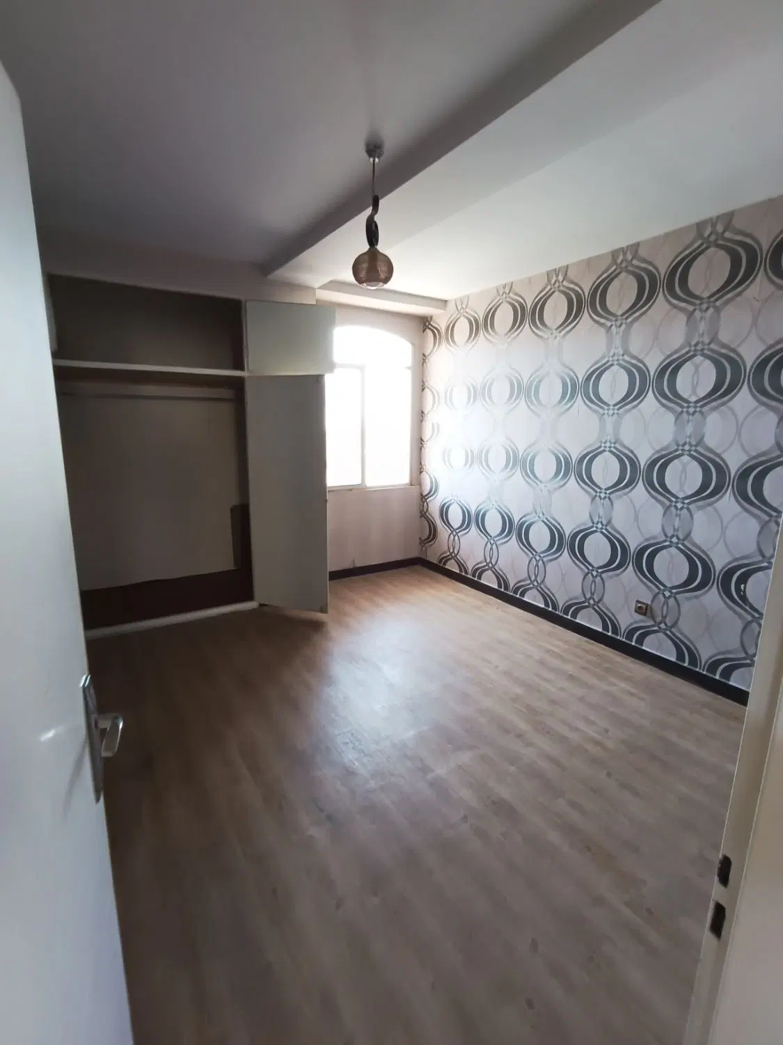 ۹۵ متری_ پارکینگ اختصاصی _ روبه نما _ باغستان غربی