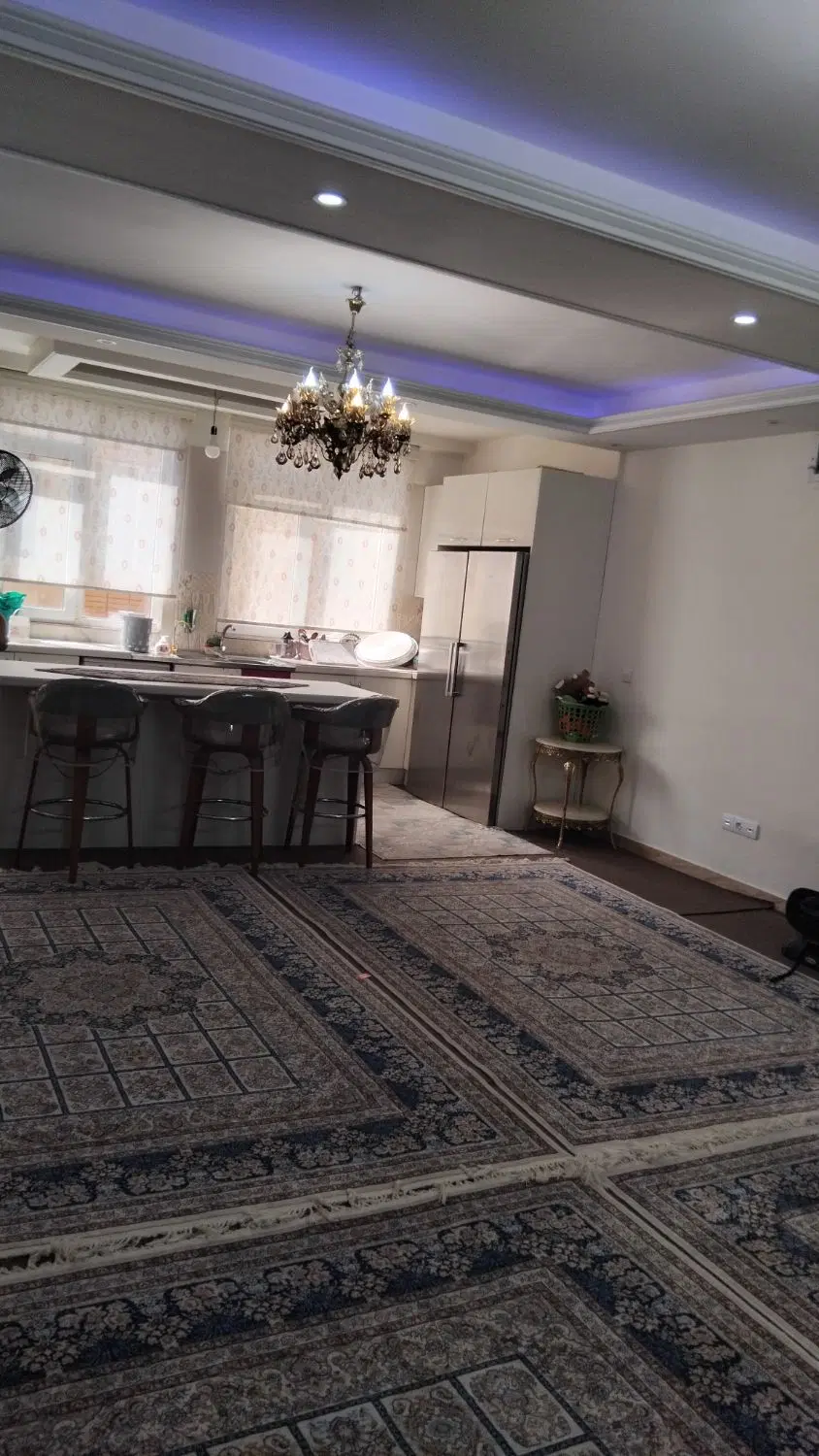 آپارتمان۹۰متری فول مدرن و تمیز تک واحدی باپارکینگ