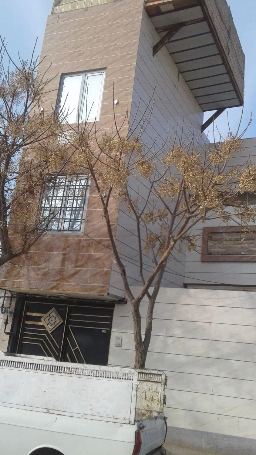 خانه دوطبقه سردونبش