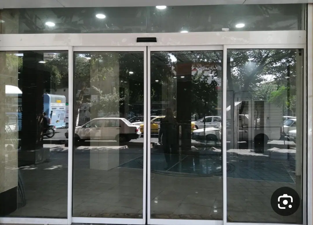 مجتمع بازرگانان برخیابان اصلی