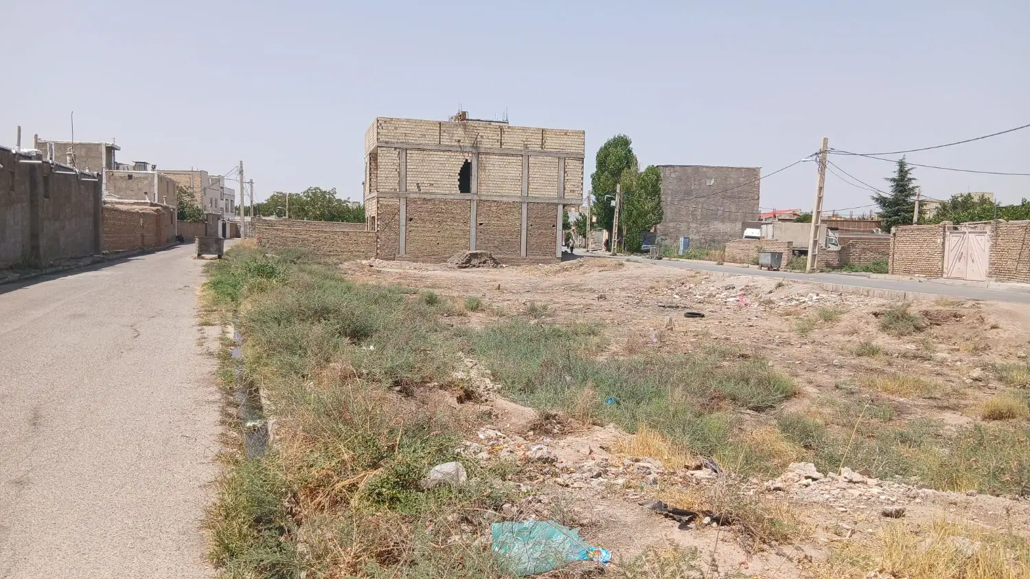 زمین مسکونی و تجاری