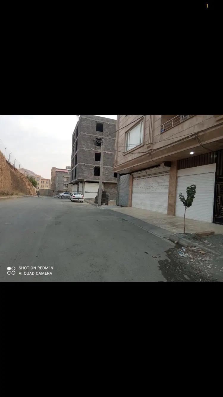 مغازه ۵۰ متری - روی خیابان ۲۰ متری
