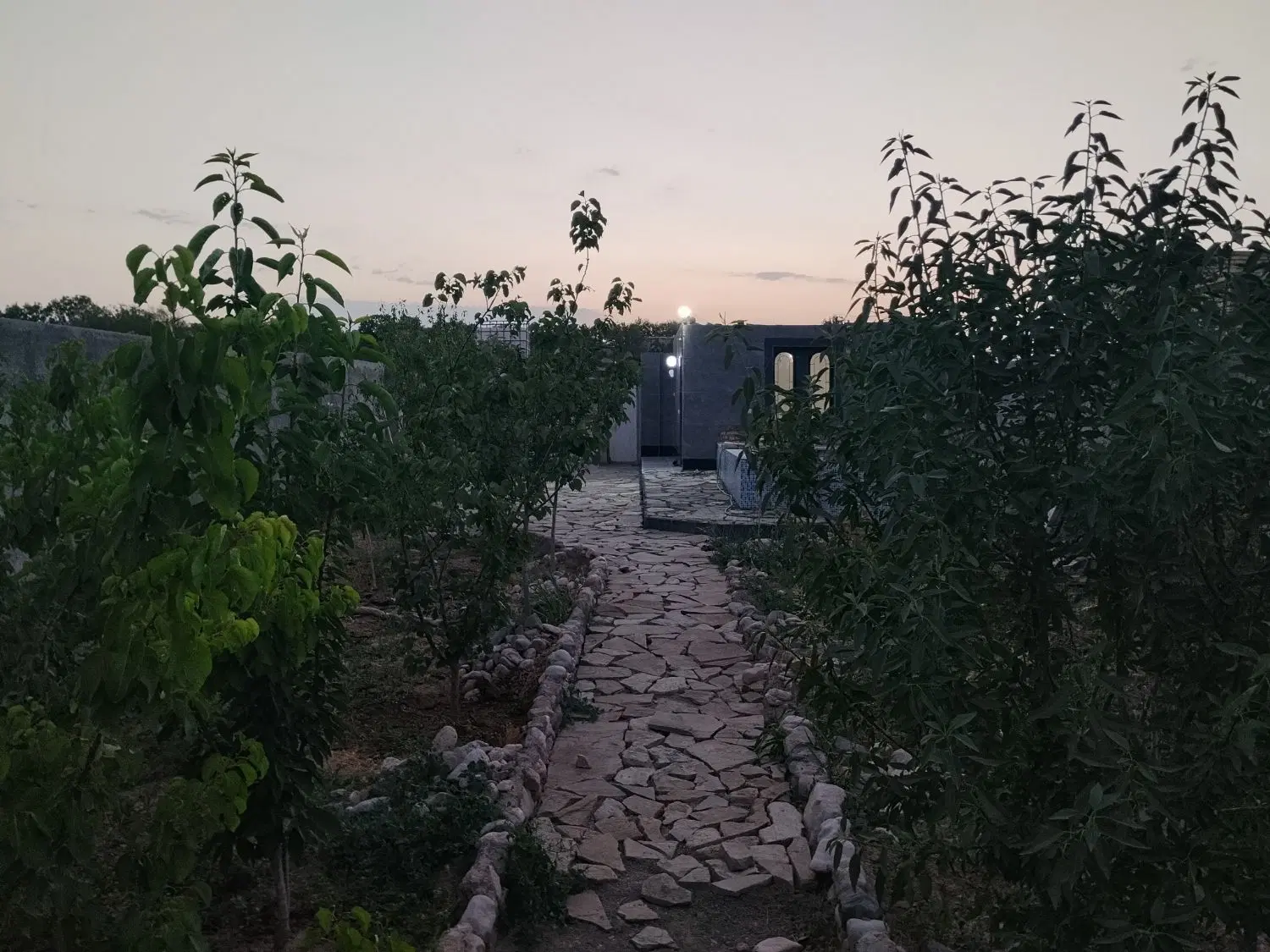 باغچه خوش آب و هوا