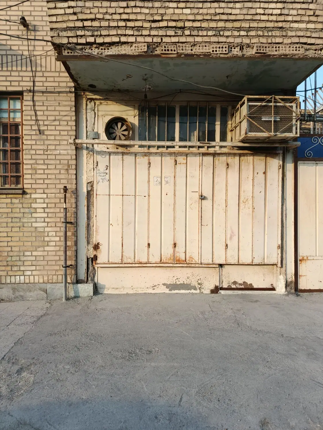 مغازه سی متری