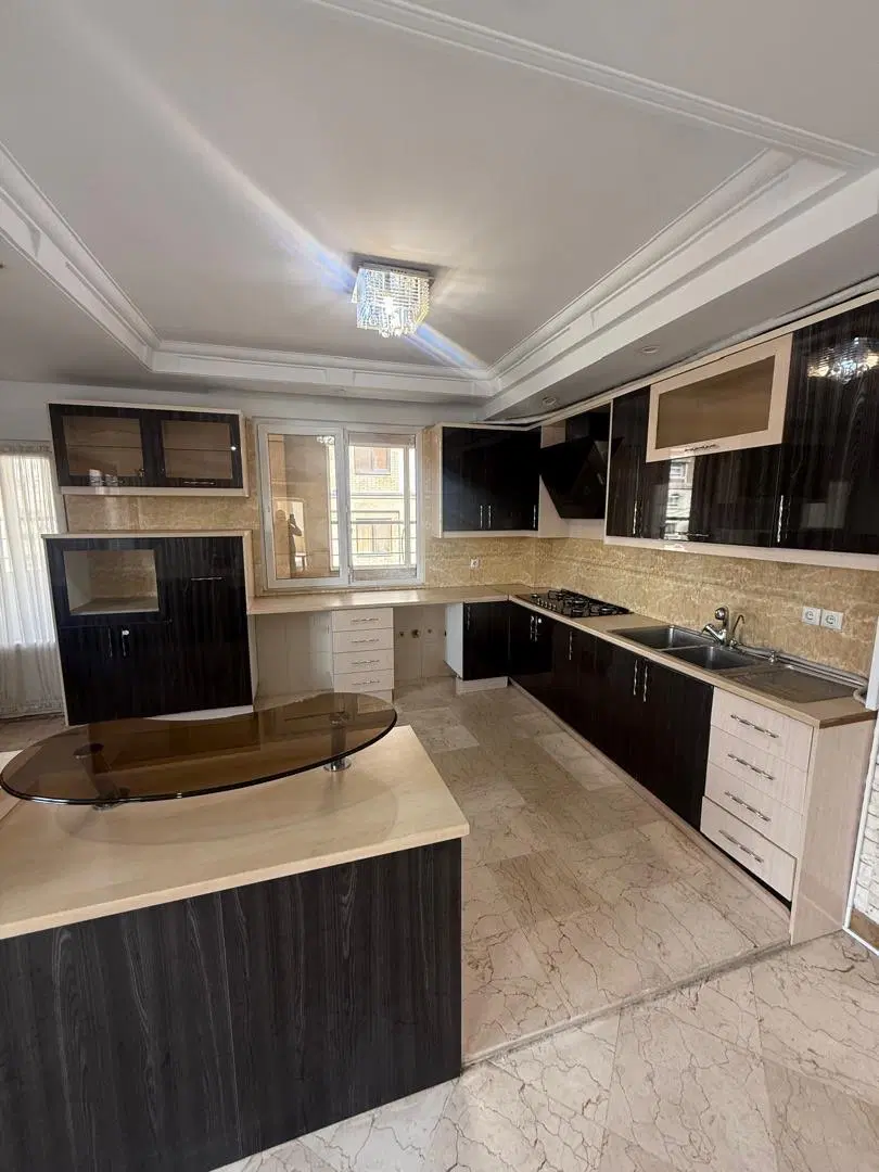 فروش اپارتمان سه خواب بر میدان تاپ لوکیشن نارمک