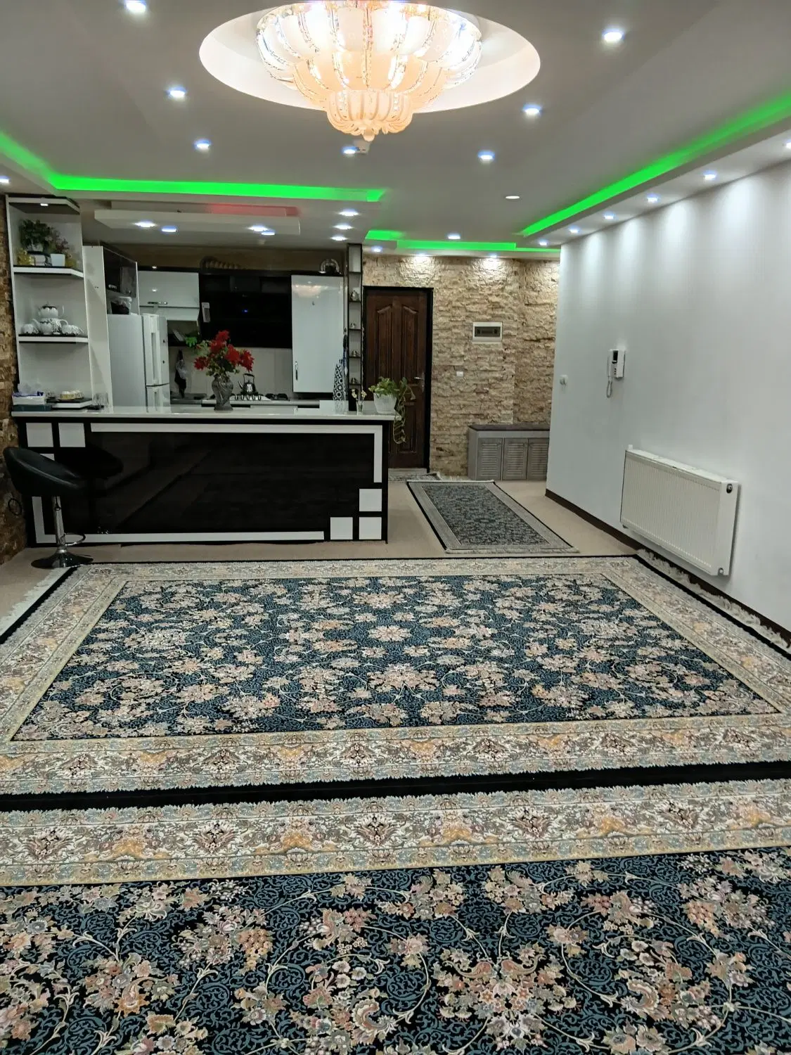 اپارتمان دوخوابه 120متری سنددار