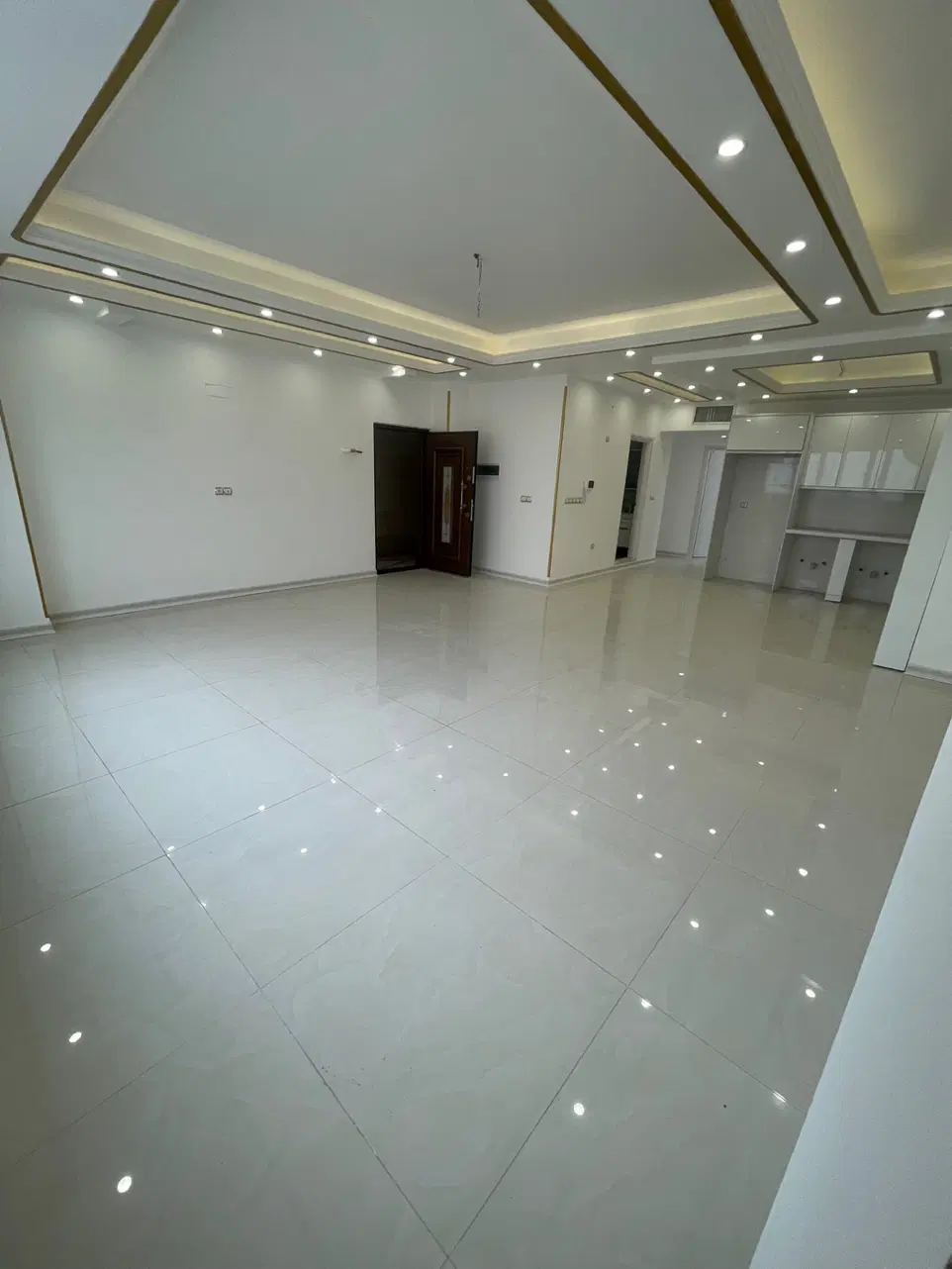 بر بلوار شهروند اپارتمان 107متر دو خواب