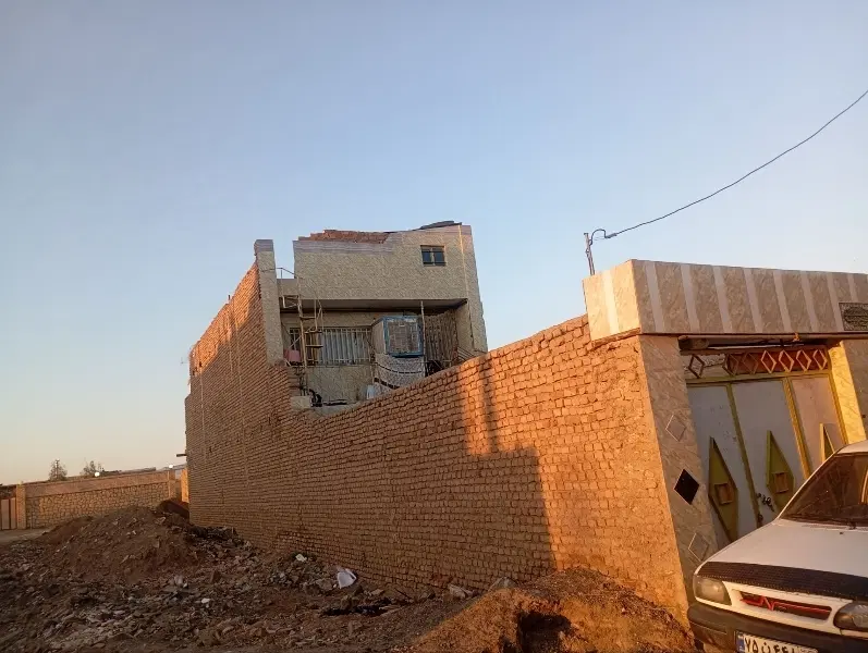 منزل مسکونی دوطبقه در کهنه اب طبقه بالا فروشی