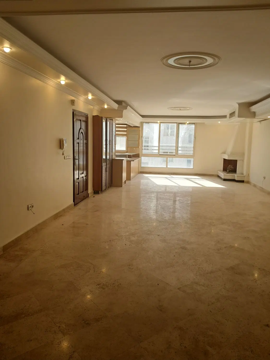 آپارتمان ۱۰۰ متری جهان ارا