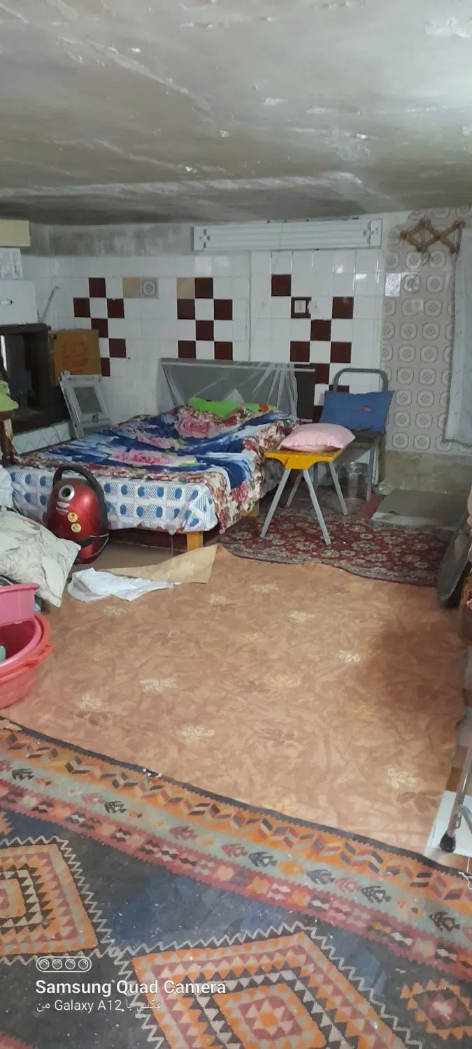 حیاط ۱۰۵ متر درخیابان حجتی
