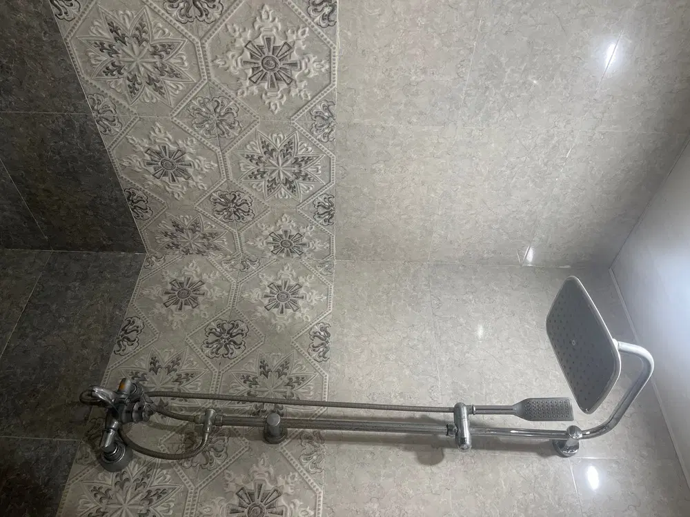 دوخواب ۱۰۰ متر پارکینگ و آسانسور و انباری