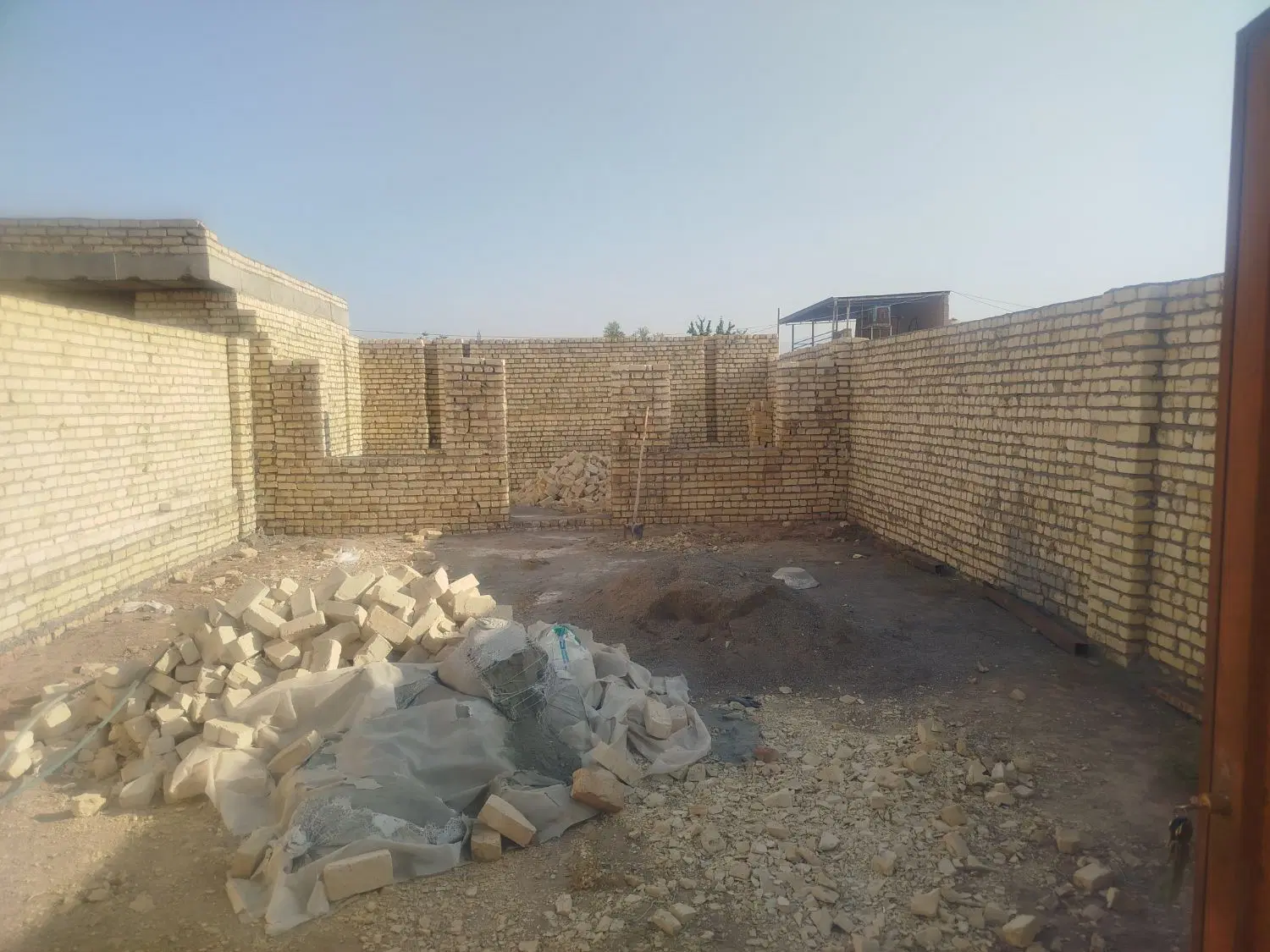 خونه باغ علاقه بند در حد سفت کاری