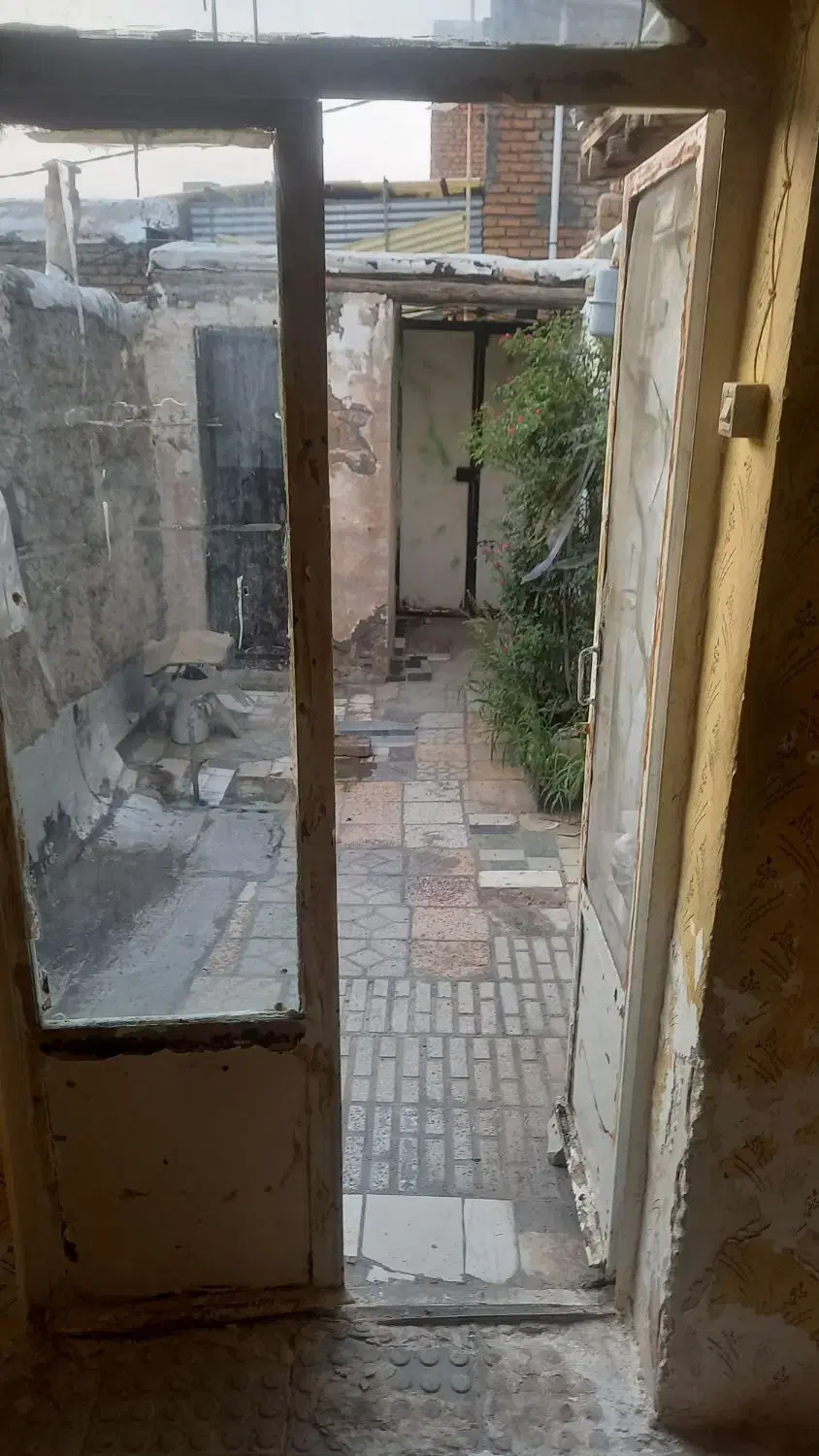۵۰ متری صادقیه دو بر (جنوبی شمالی)