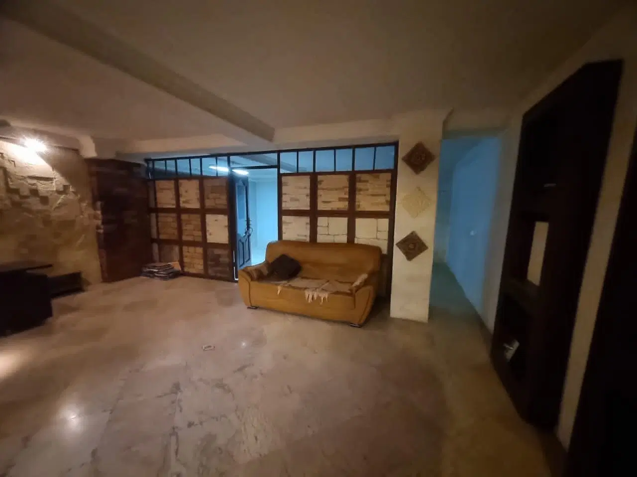 واحد ۶۰ متری بر حکیم غرب