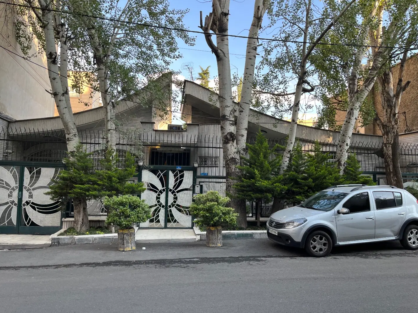 شهرک غرب ۲۴۰متر یک از دو ،،سیمای ایران