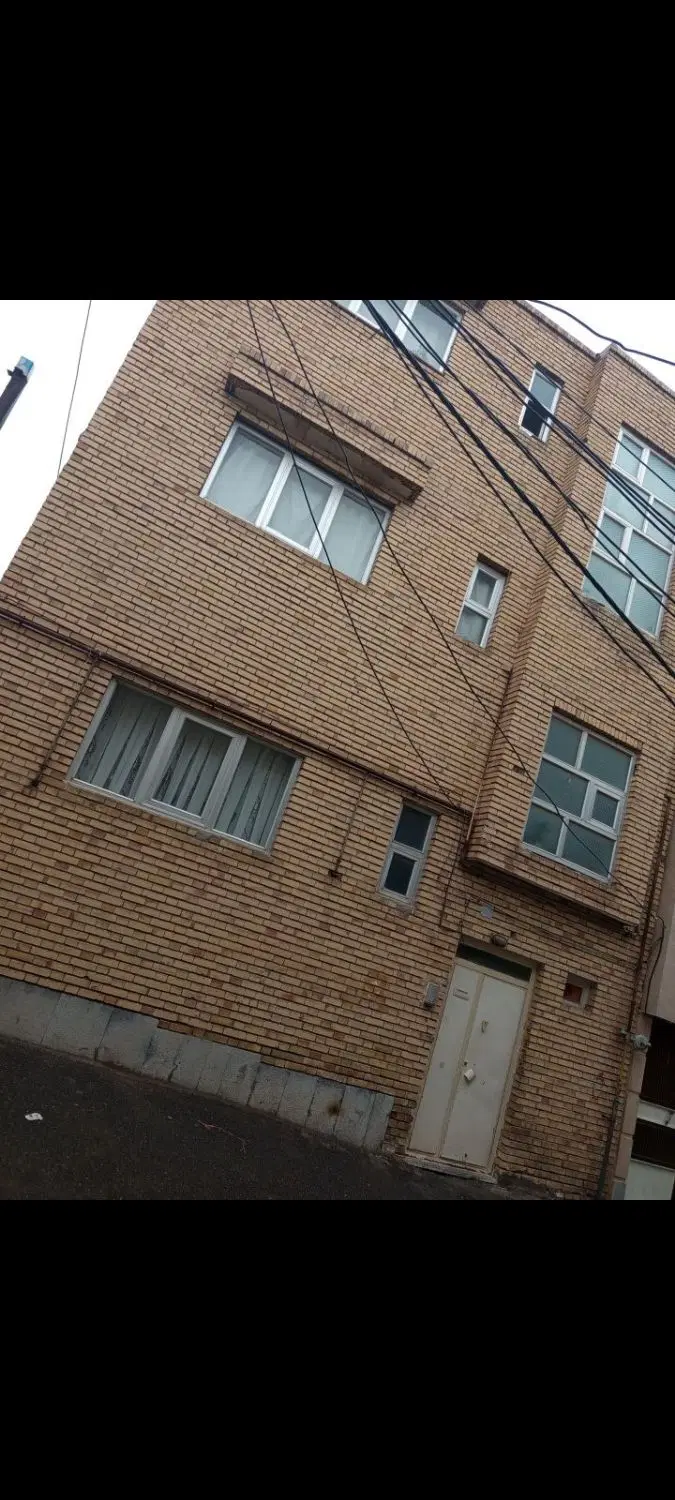 حیاط دربست