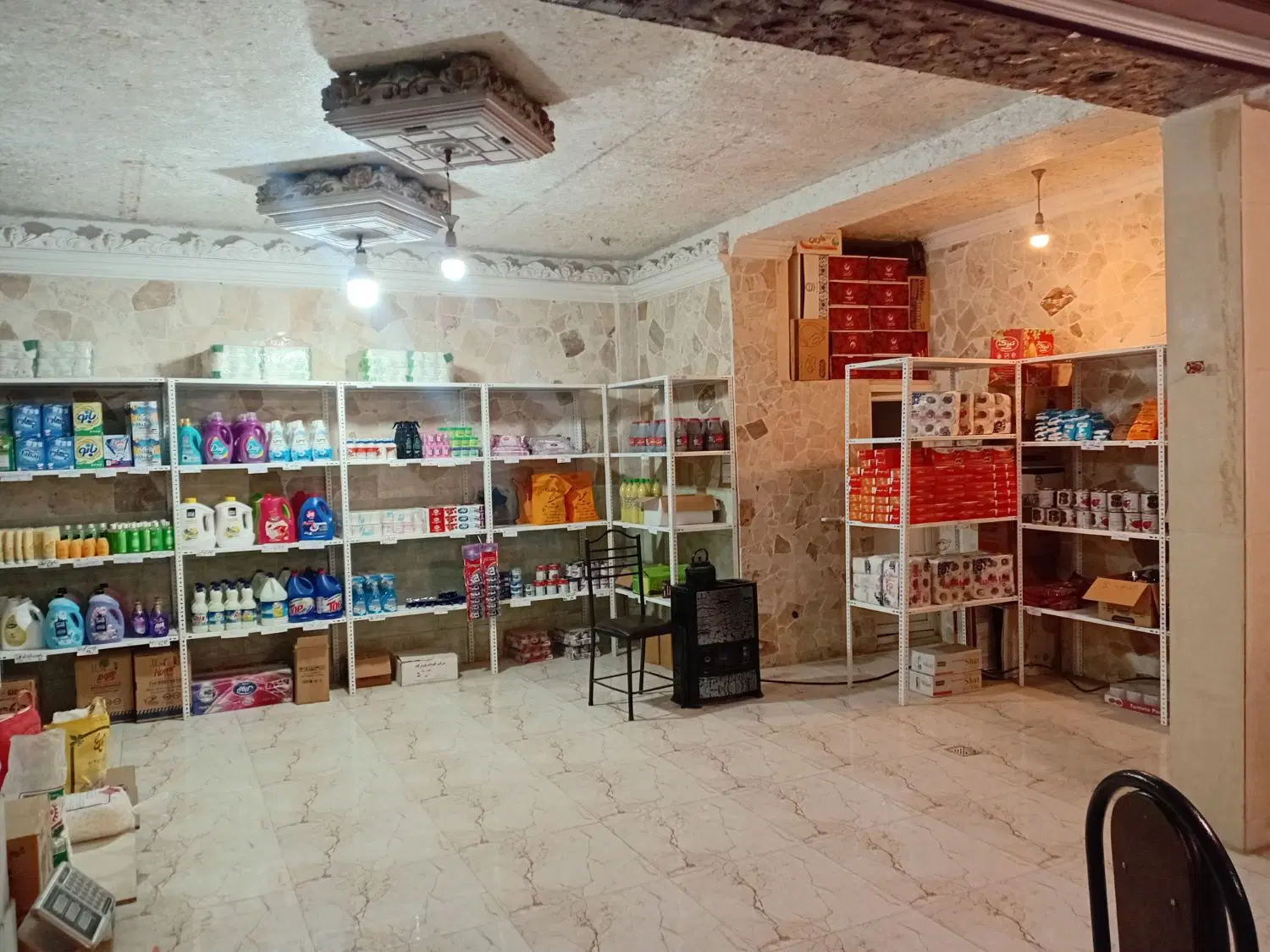 ۷۵ متر مغازه شیک بر بلوار طاقبستان