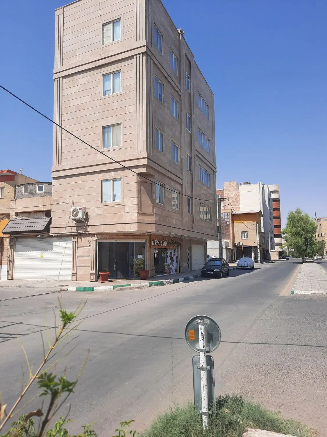 اجاره مغازه ۴۰ متری تمیز