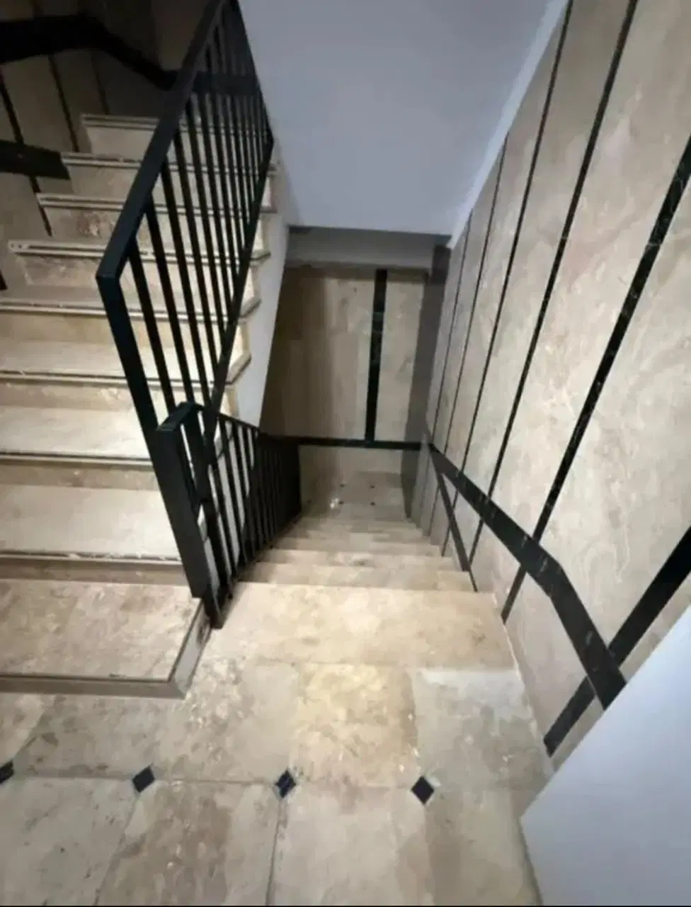 فروش ۶۰ متر لوکس نوساز _ فول امکانات _ غربی ها