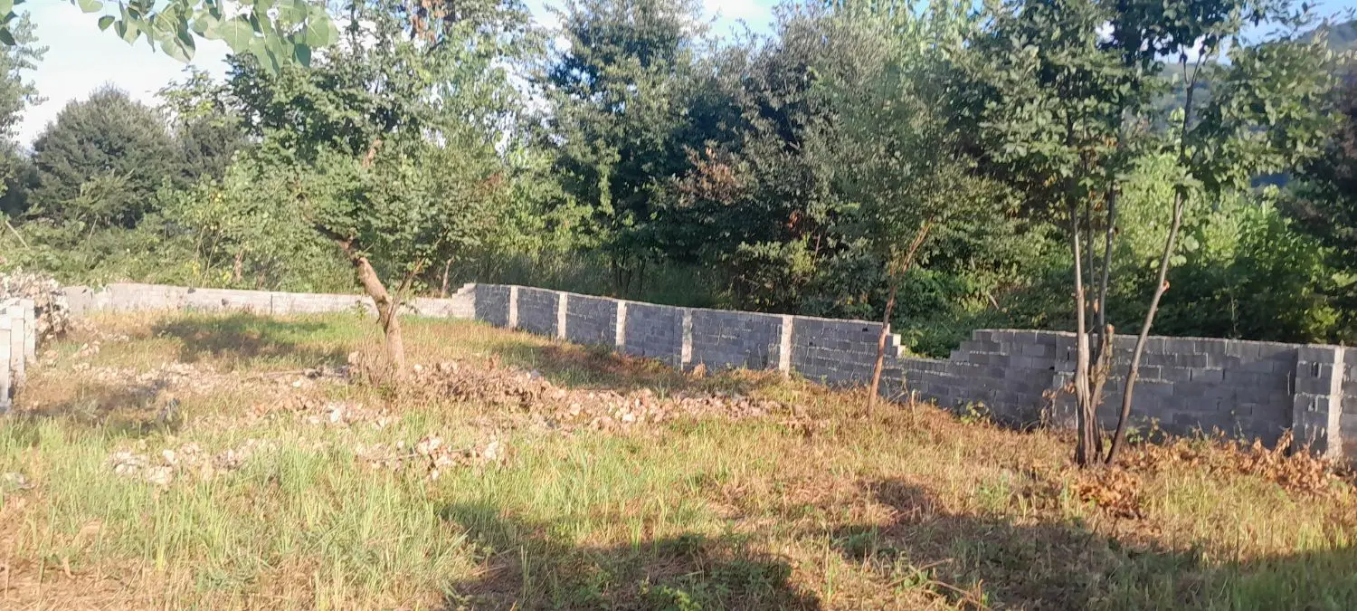 زمین فروشی محصور شده