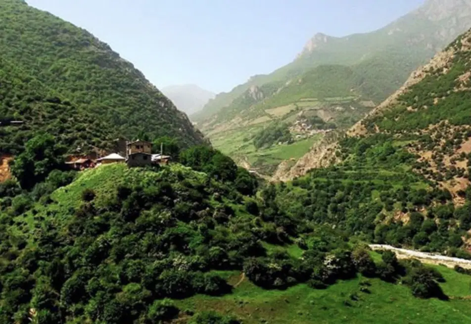 زمین ۸۹۵ متری بام دوهزار