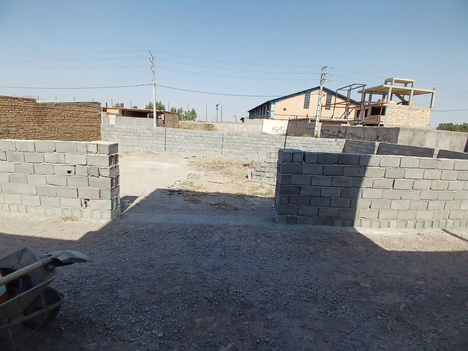 چهاردیواری مسکونی باغچه نقلی