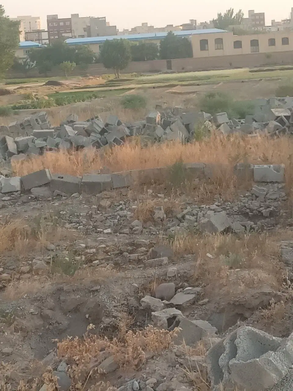 یک قطعه زمین