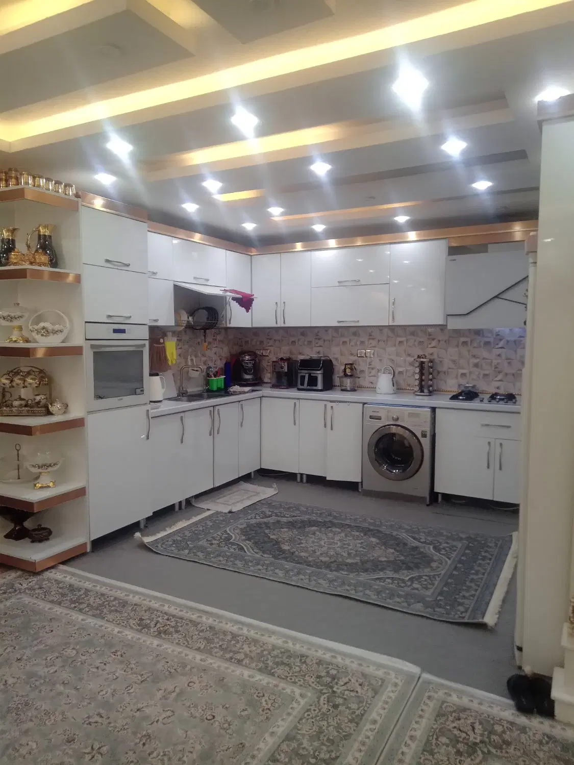 *اجاره طبقه همکف ۸۰ متری نوساز نزدیک خ یاسینی*