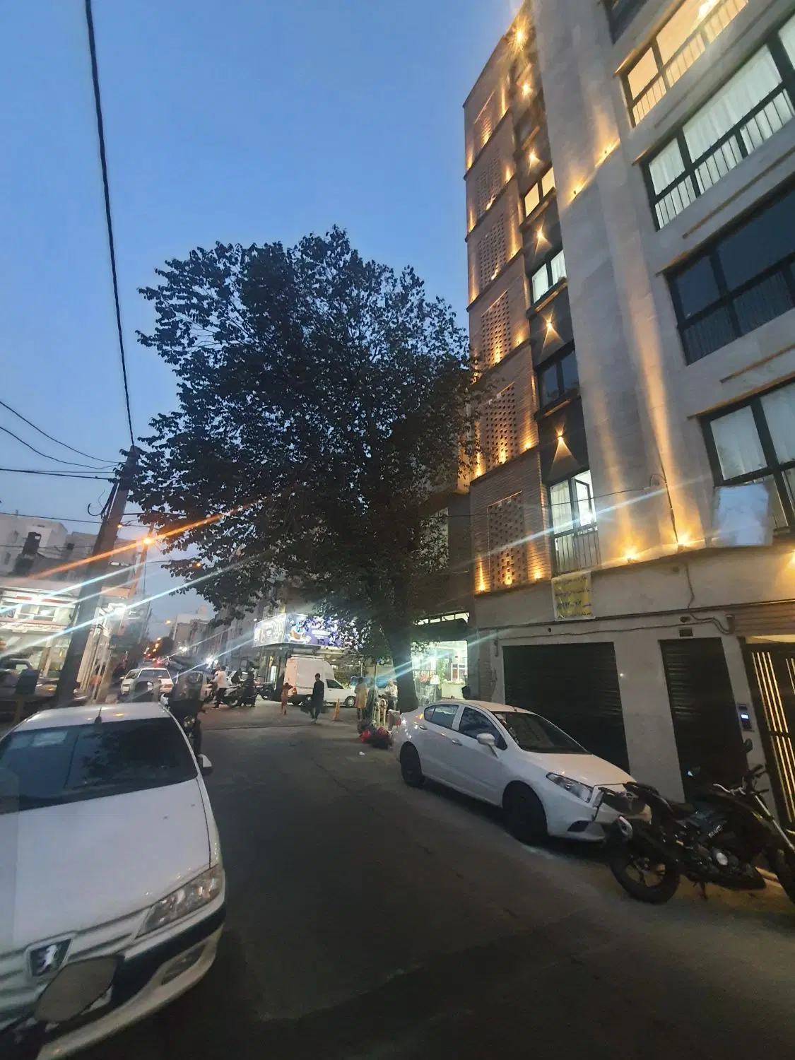 ۲۲ متر مغازه تجاری ملکیت نوساز