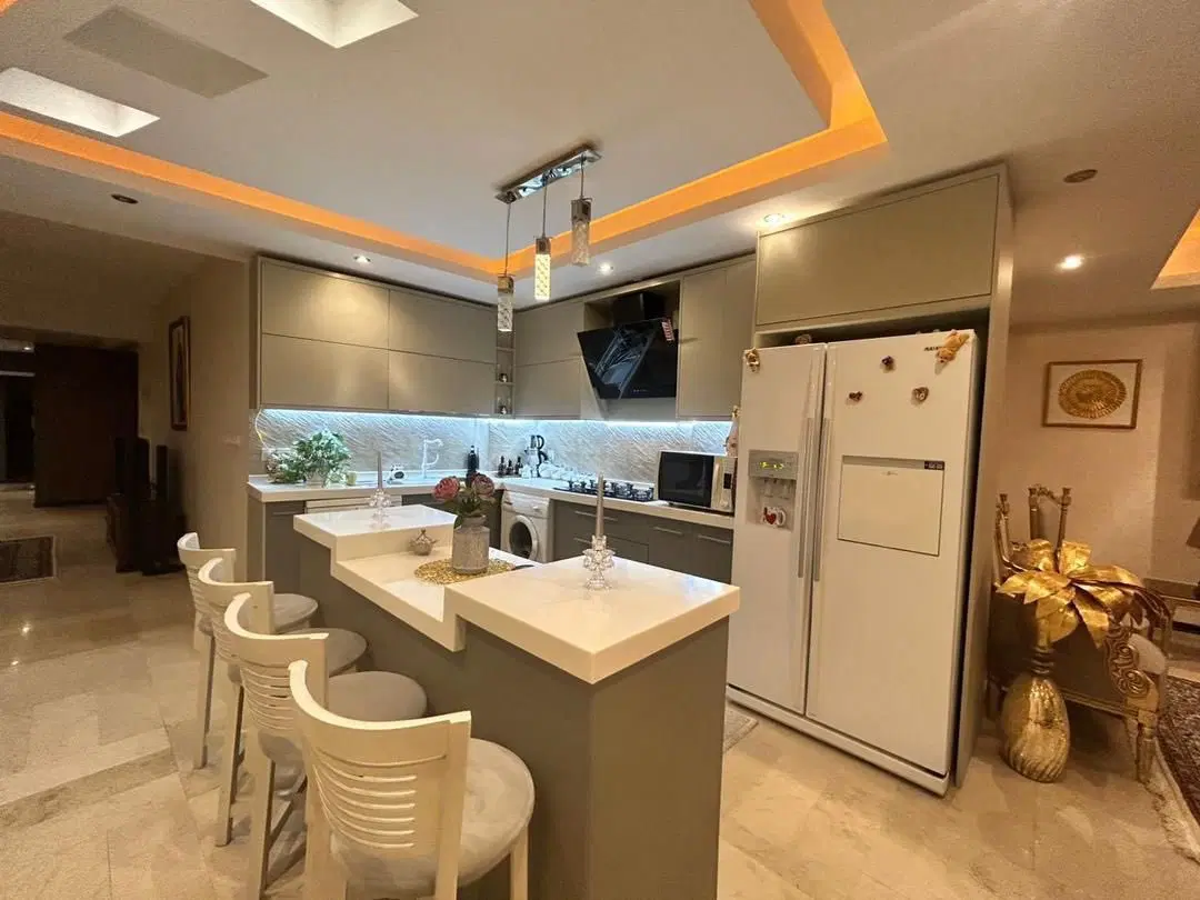 ۱۲۲ متر ۲ خواب شمال هروی ۵ساله تاپ لوکیشن _پارک