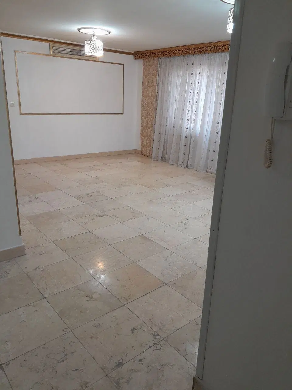 آپارتمان ۸۶متری شیک و مناسب در نواب